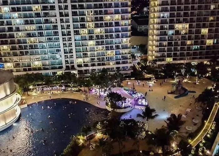 Azure Urban A17 Wavepool Near Airport *