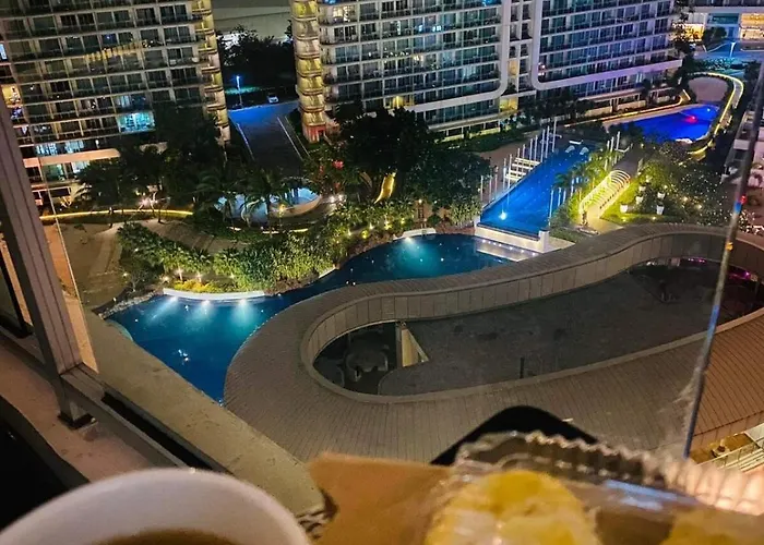Azure Urban A17 Wavepool Near Airport *