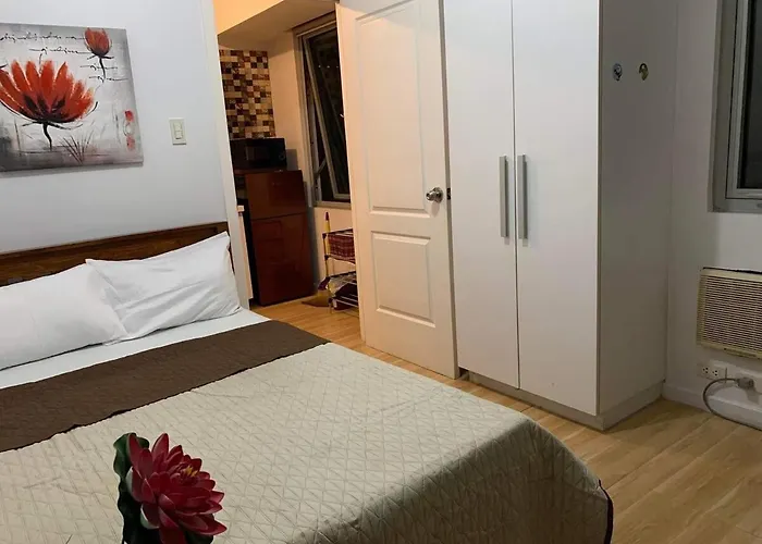 Azure Urban A17 Wavepool Near Airport Apartment *
