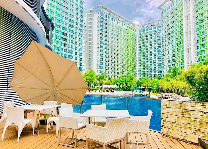 Azure Urban A17 Wavepool Near Airport
